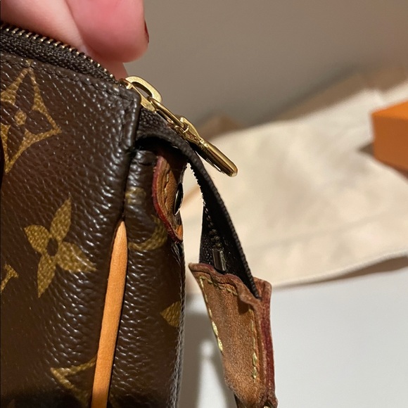 Louis Vuitton Eva crossbodySOLD - Picture 7 of 12